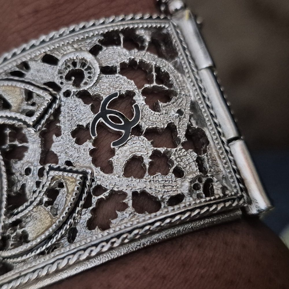 ***SOLD***SOLD*** Chanel 2010 Fall cuff. - Picture 6 of 6